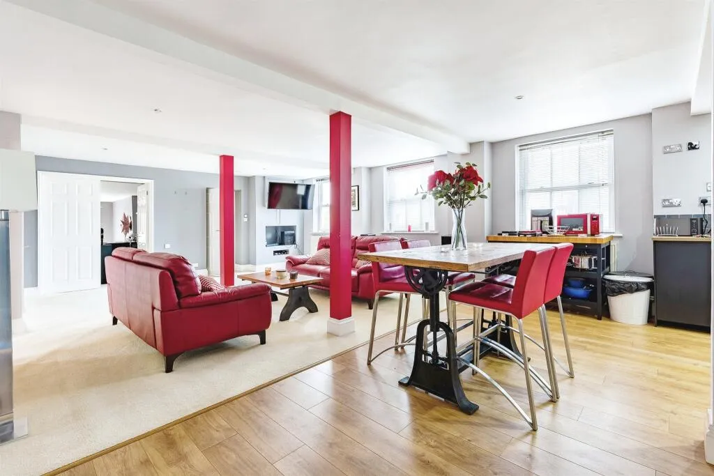 2 bed Apartment