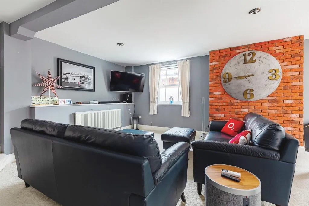 2 bed Apartment
