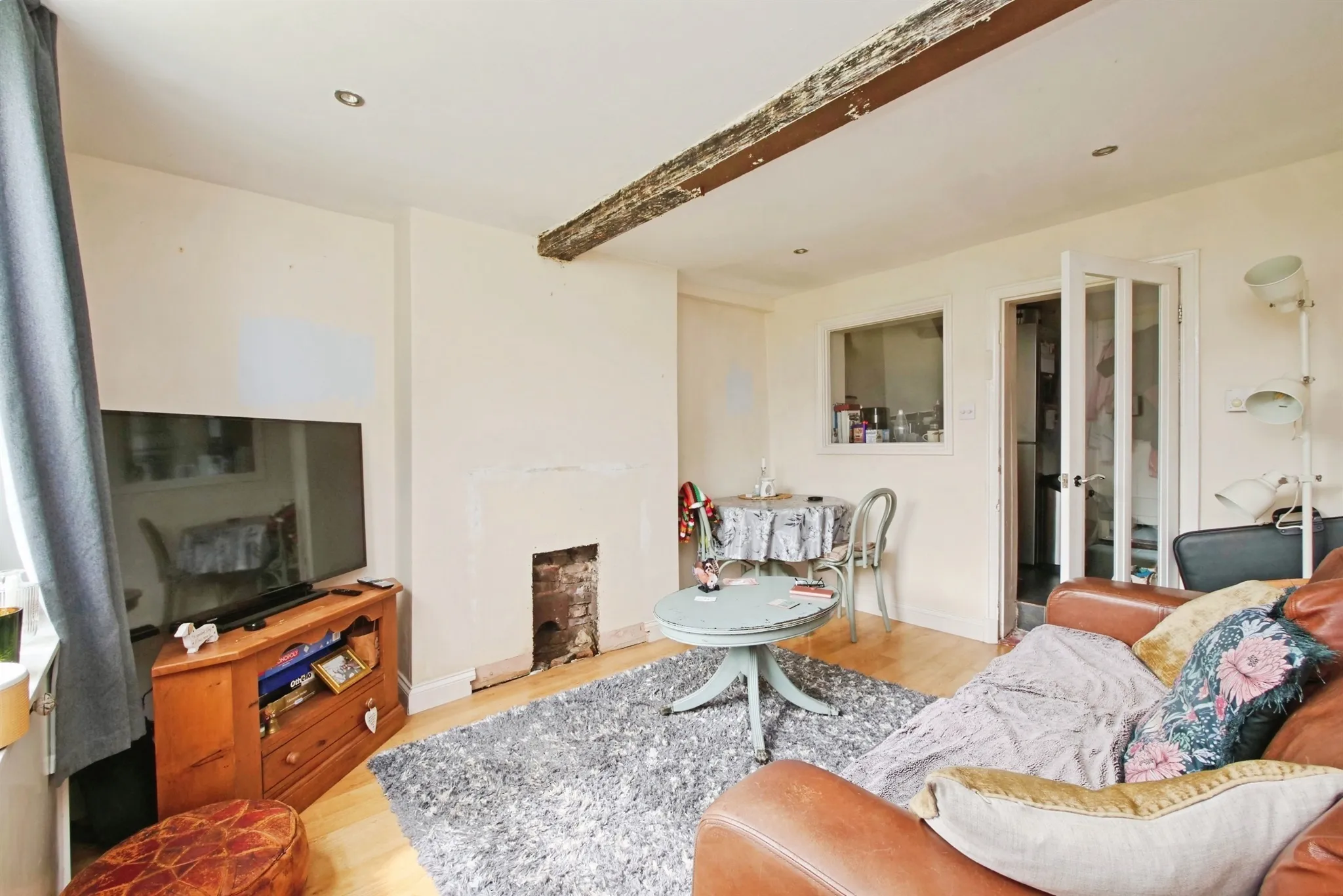 2 bed Character Property