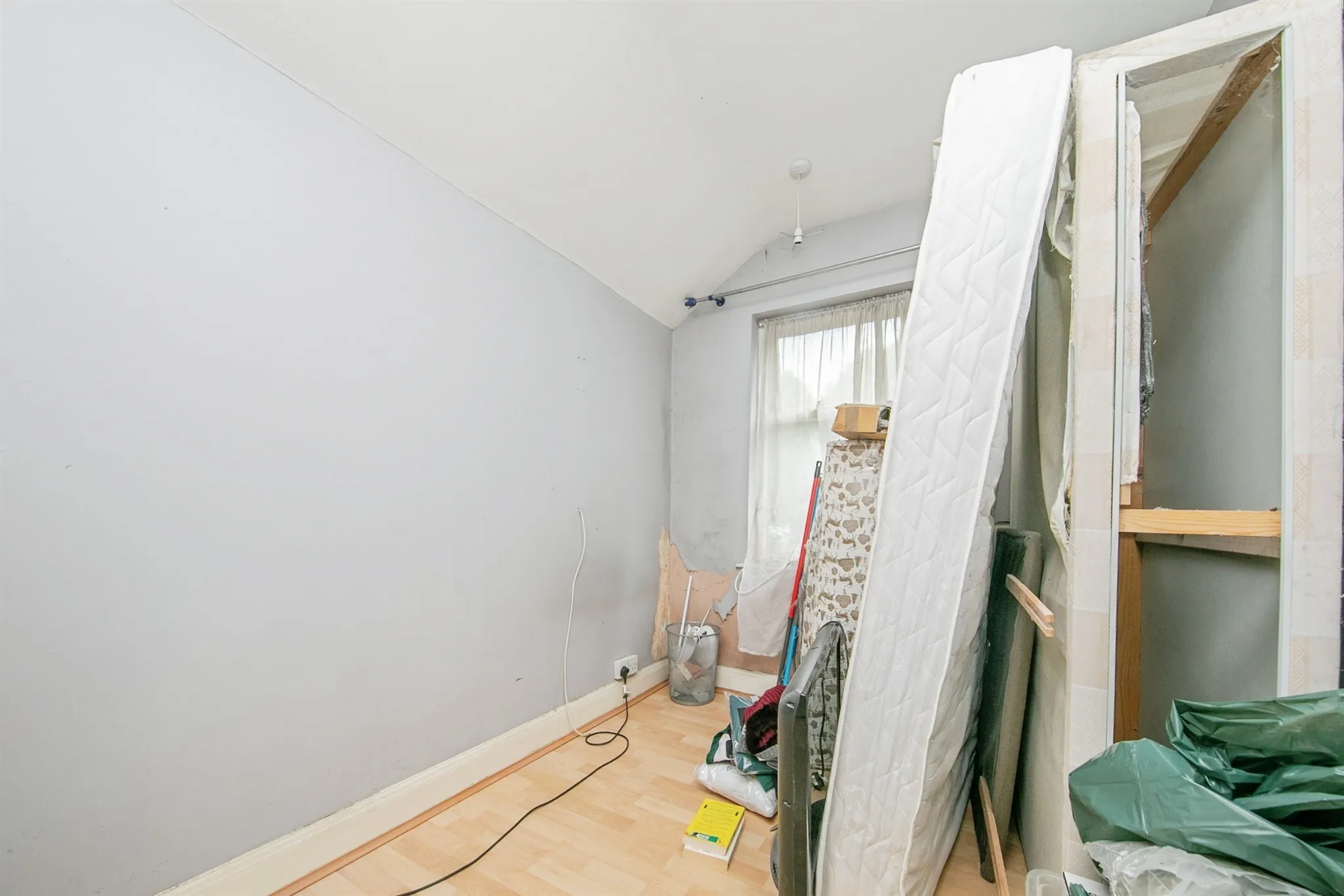 3 bed End of Terrace