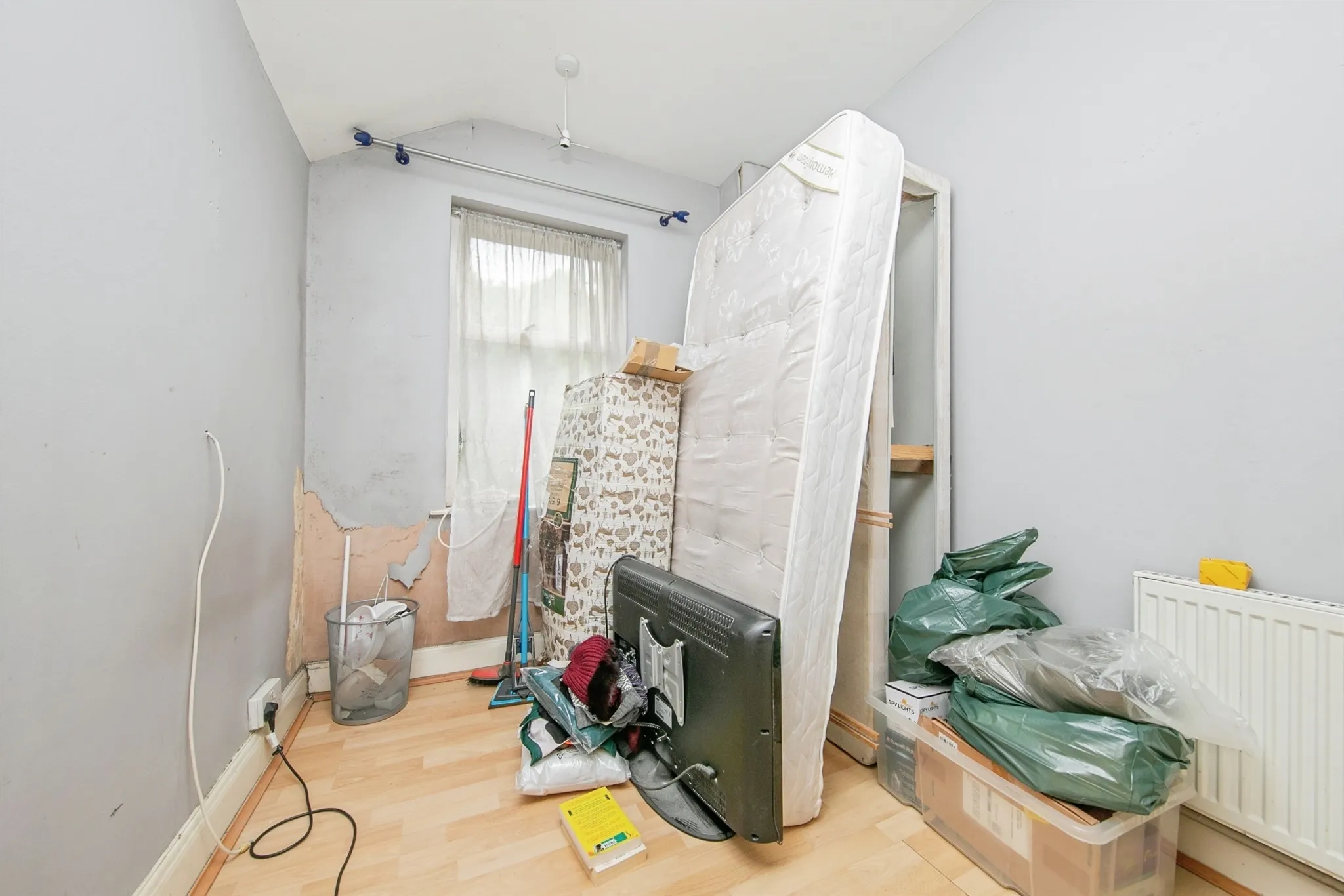 3 bed End of Terrace