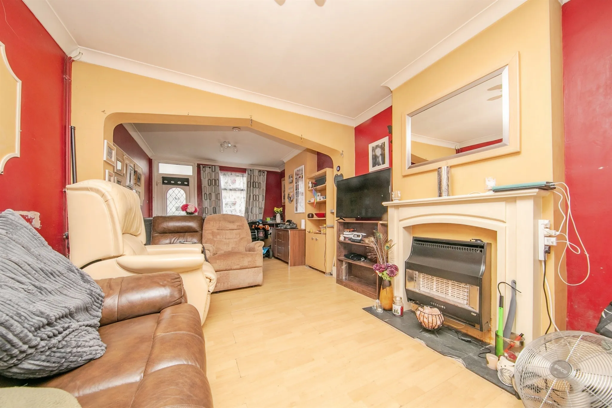 3 bed End of Terrace