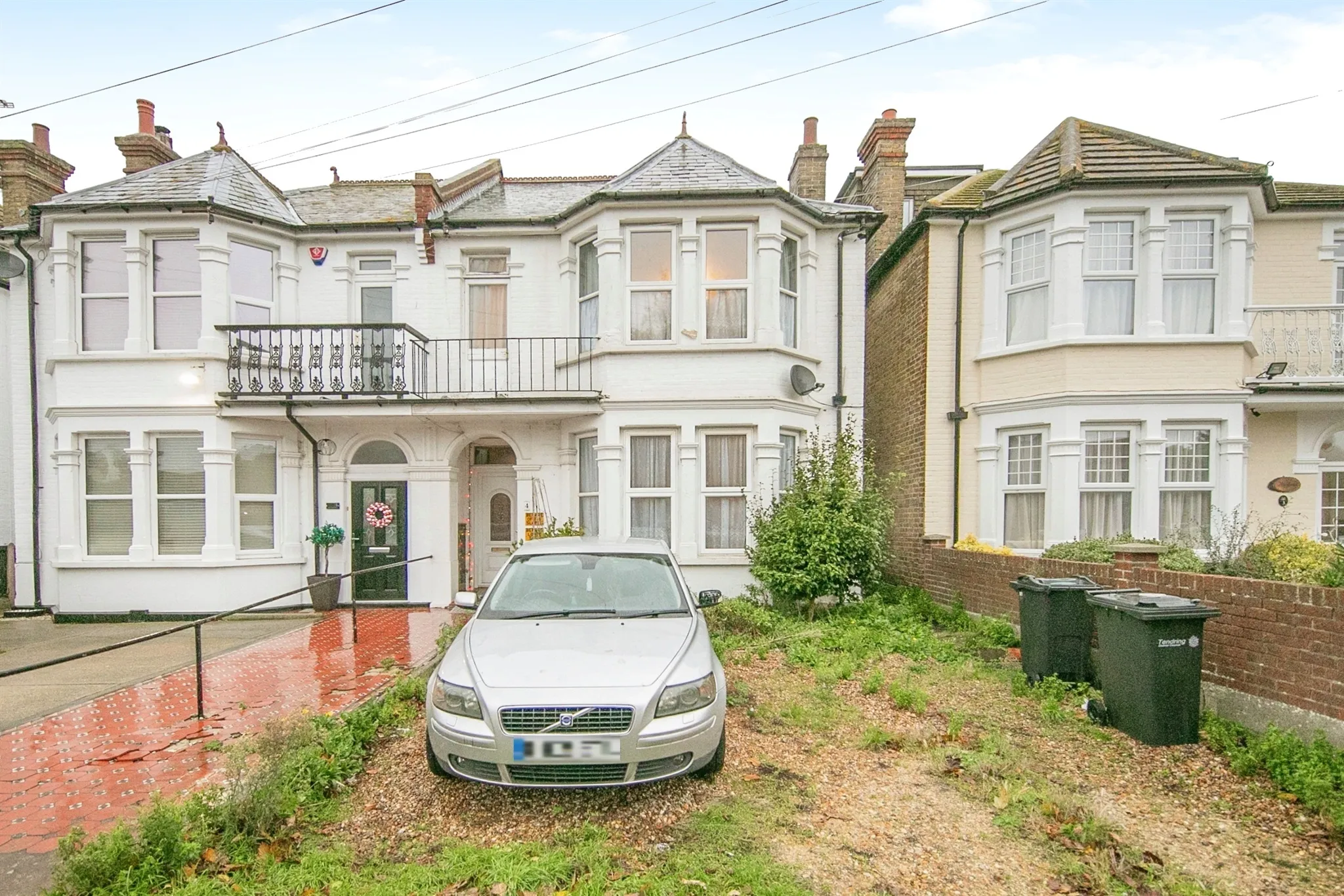 4 bed Semi-Detached