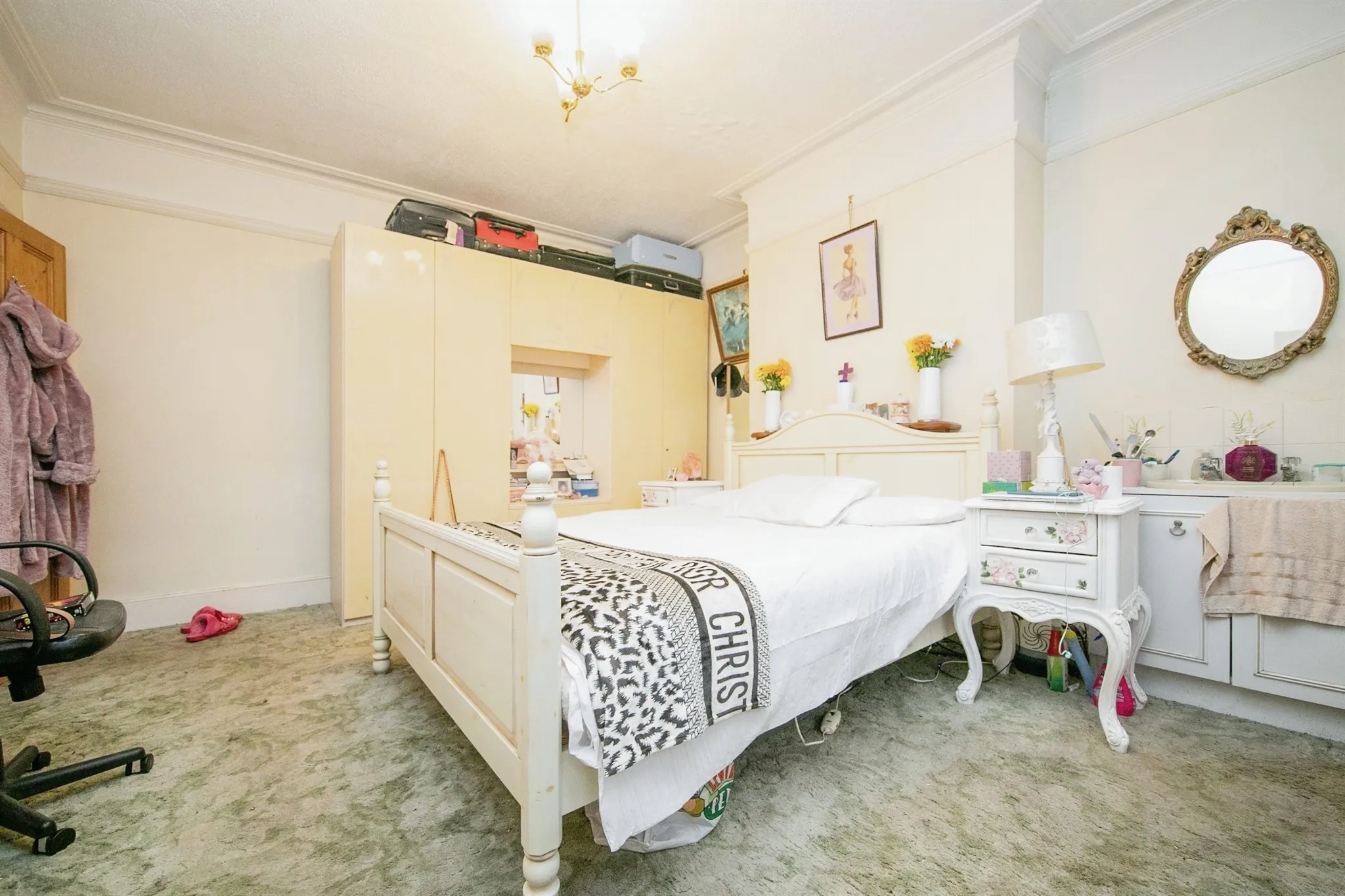 4 bed Semi-Detached