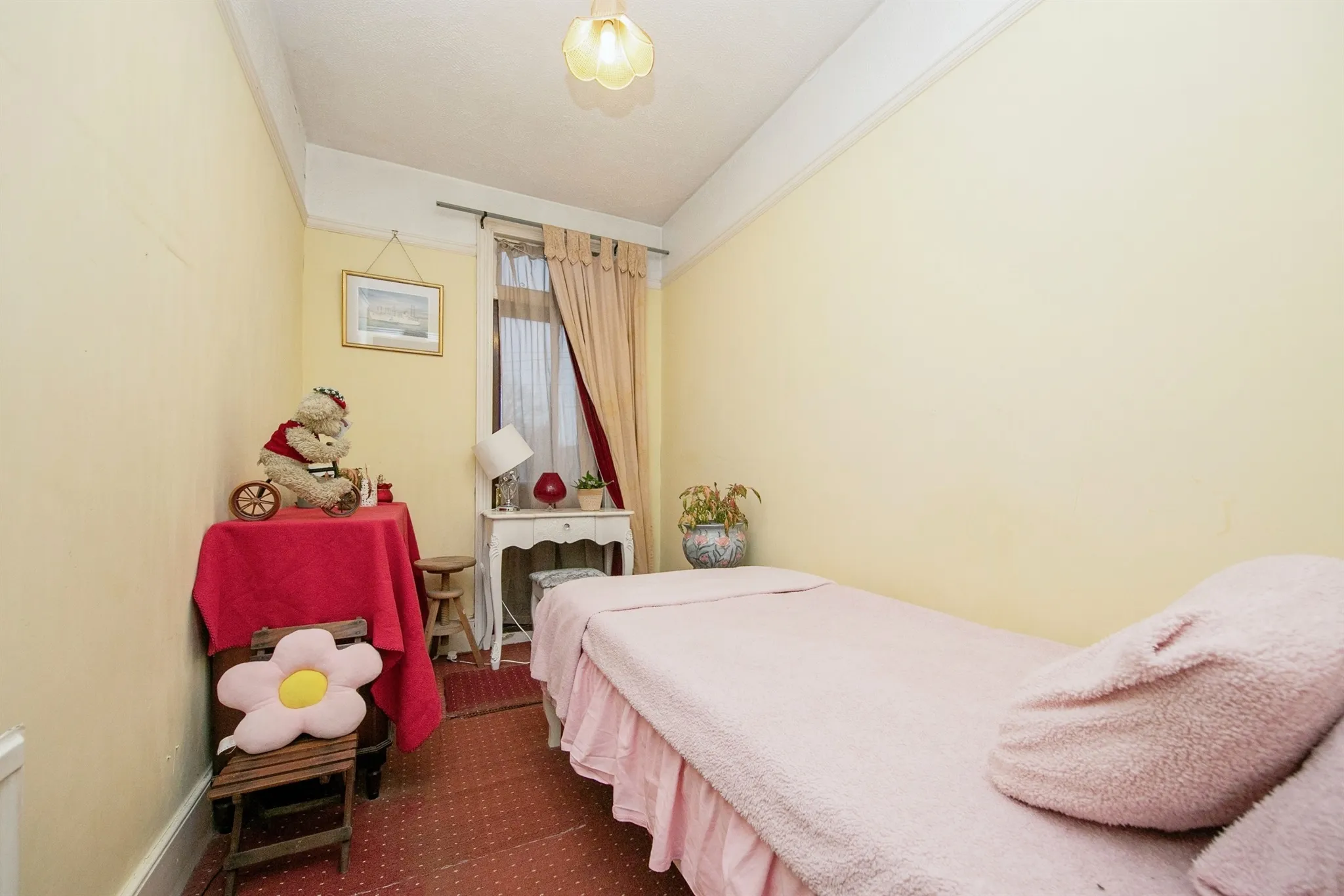 4 bed Semi-Detached