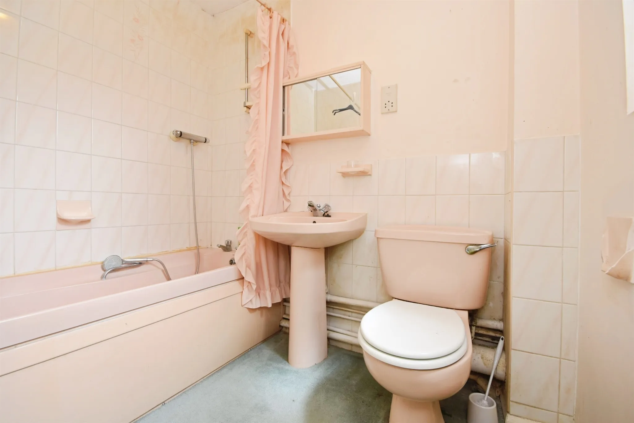 2 bed Maisonette