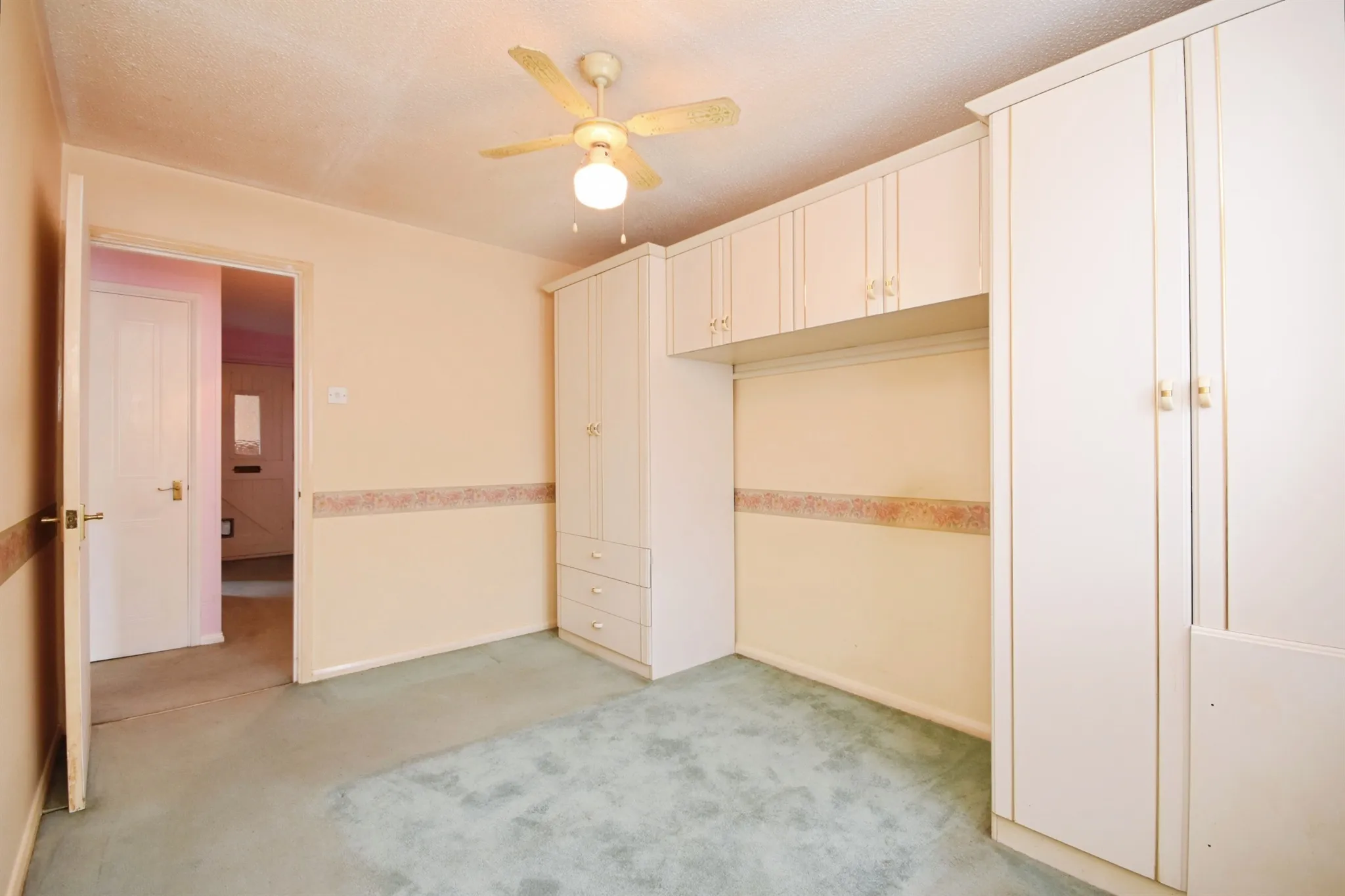 2 bed Maisonette