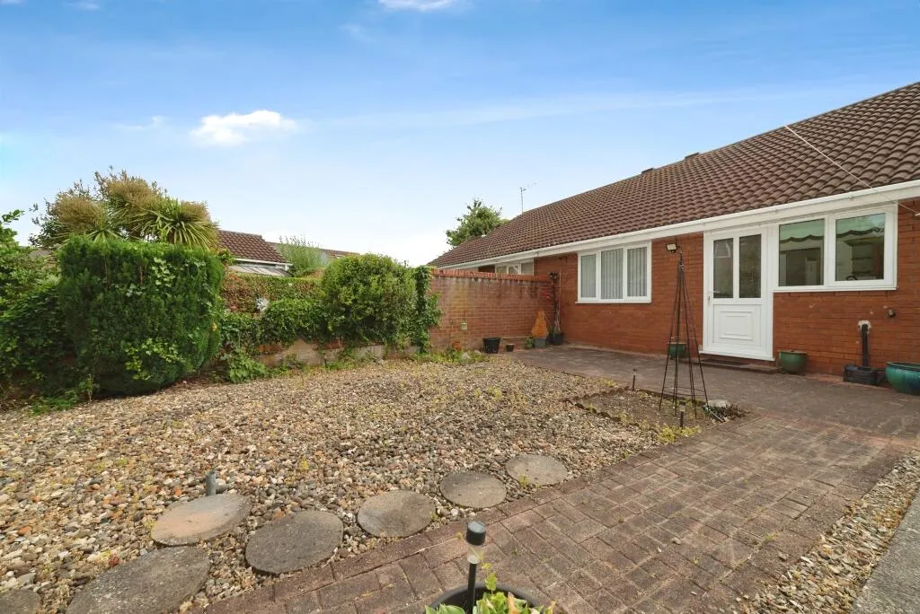 2 bed Semi-Detached Bungalow