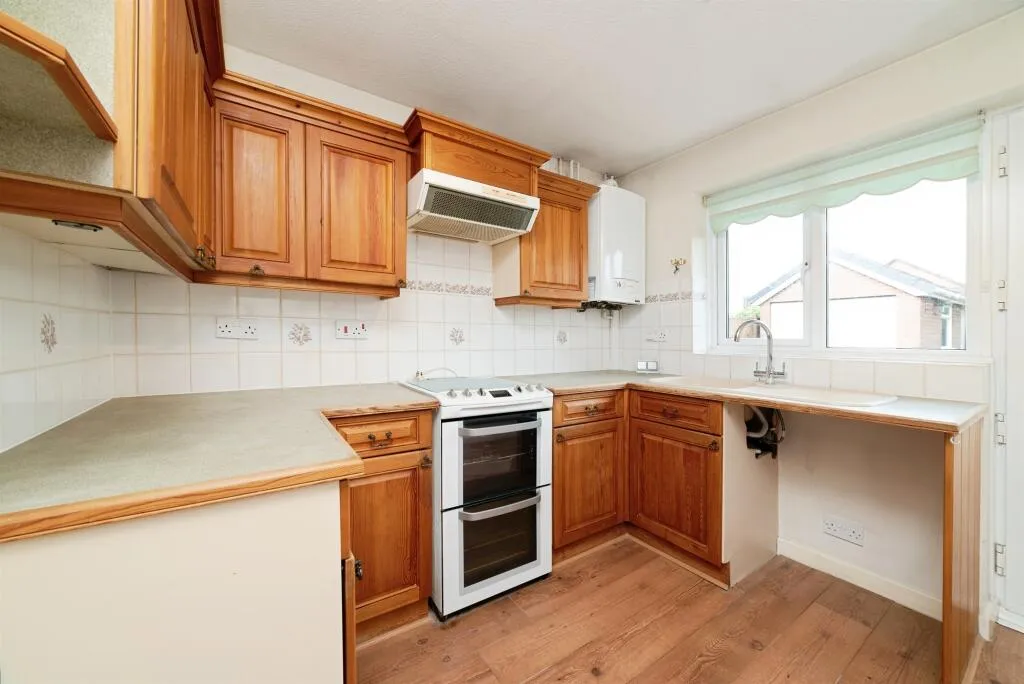 2 bed Semi-Detached Bungalow