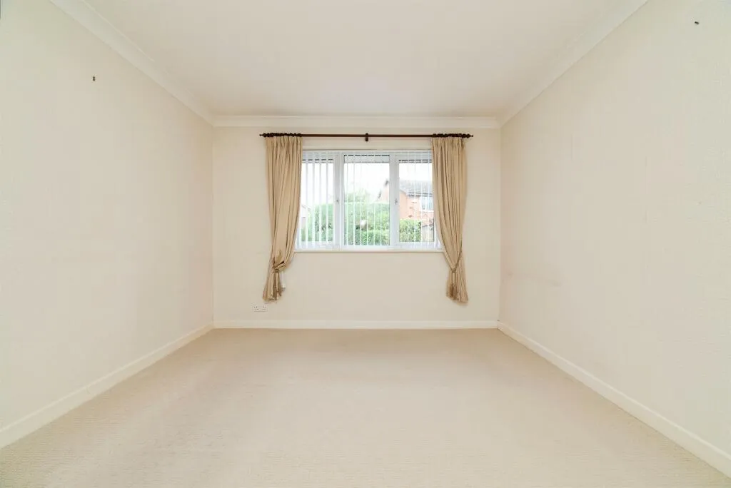 2 bed Semi-Detached Bungalow