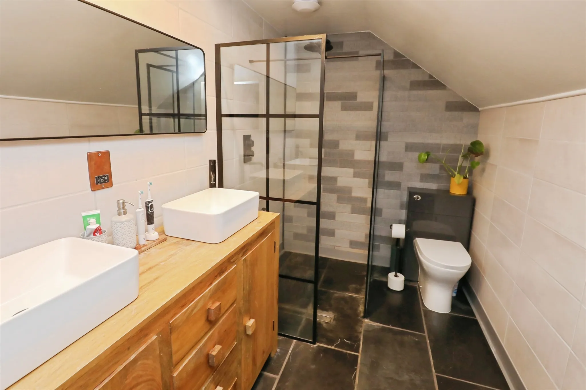 4 bed Detached