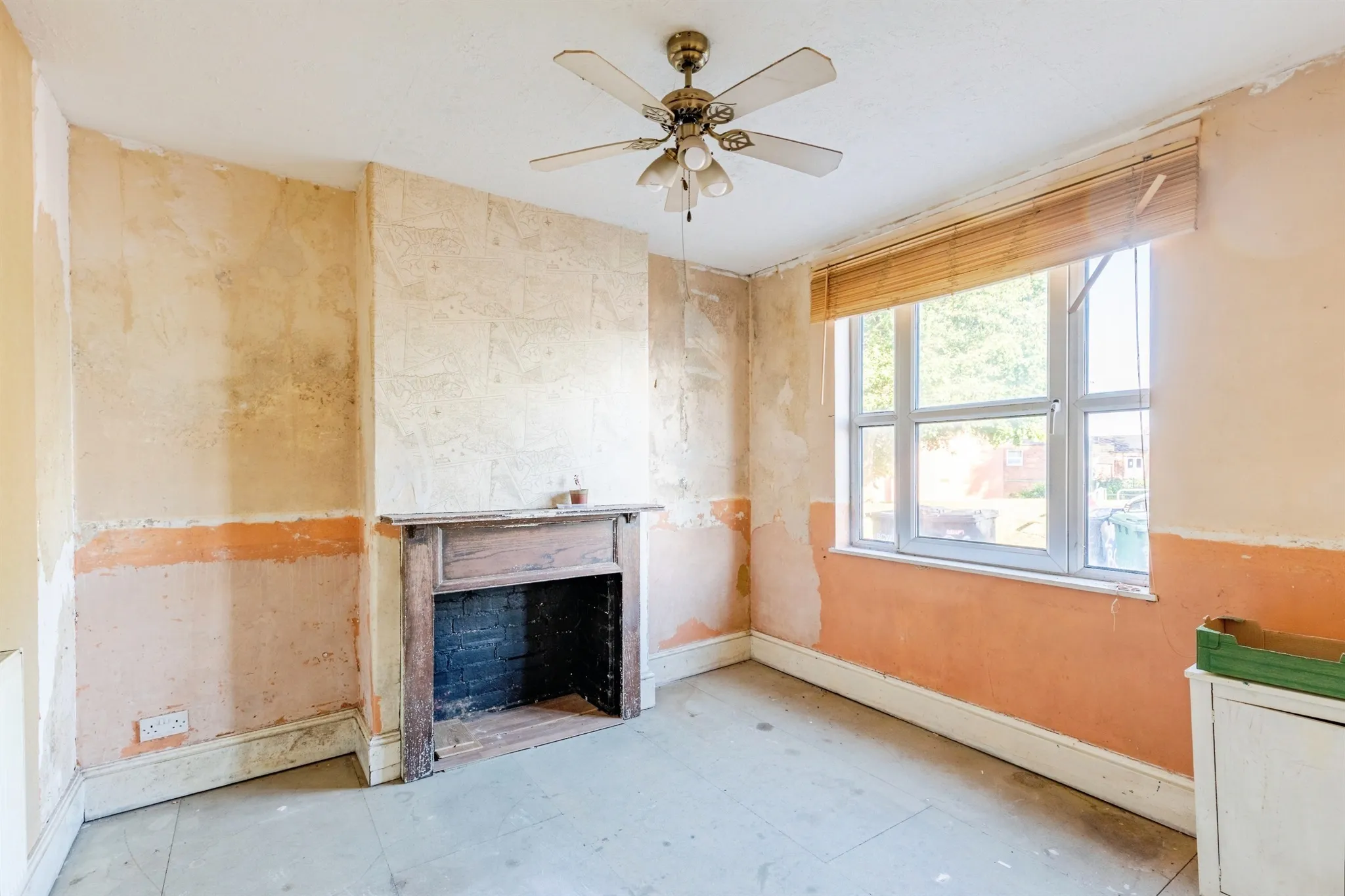 3 bed End of Terrace