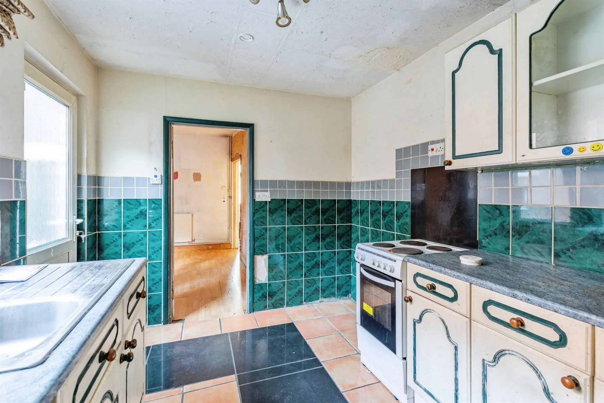 3 bed End of Terrace