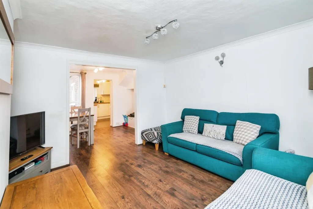 2 bed Semi-Detached
