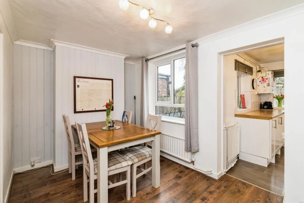 2 bed Semi-Detached