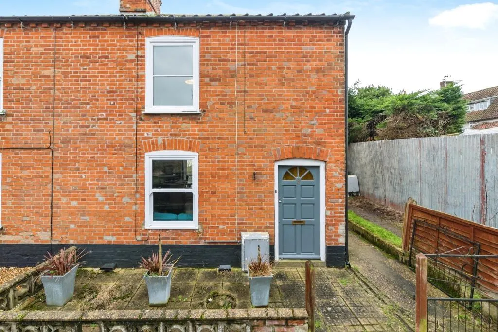 2 bed Semi-Detached