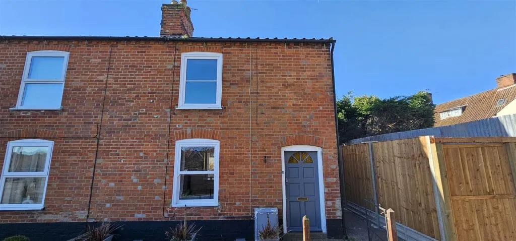 2 bed Semi-Detached