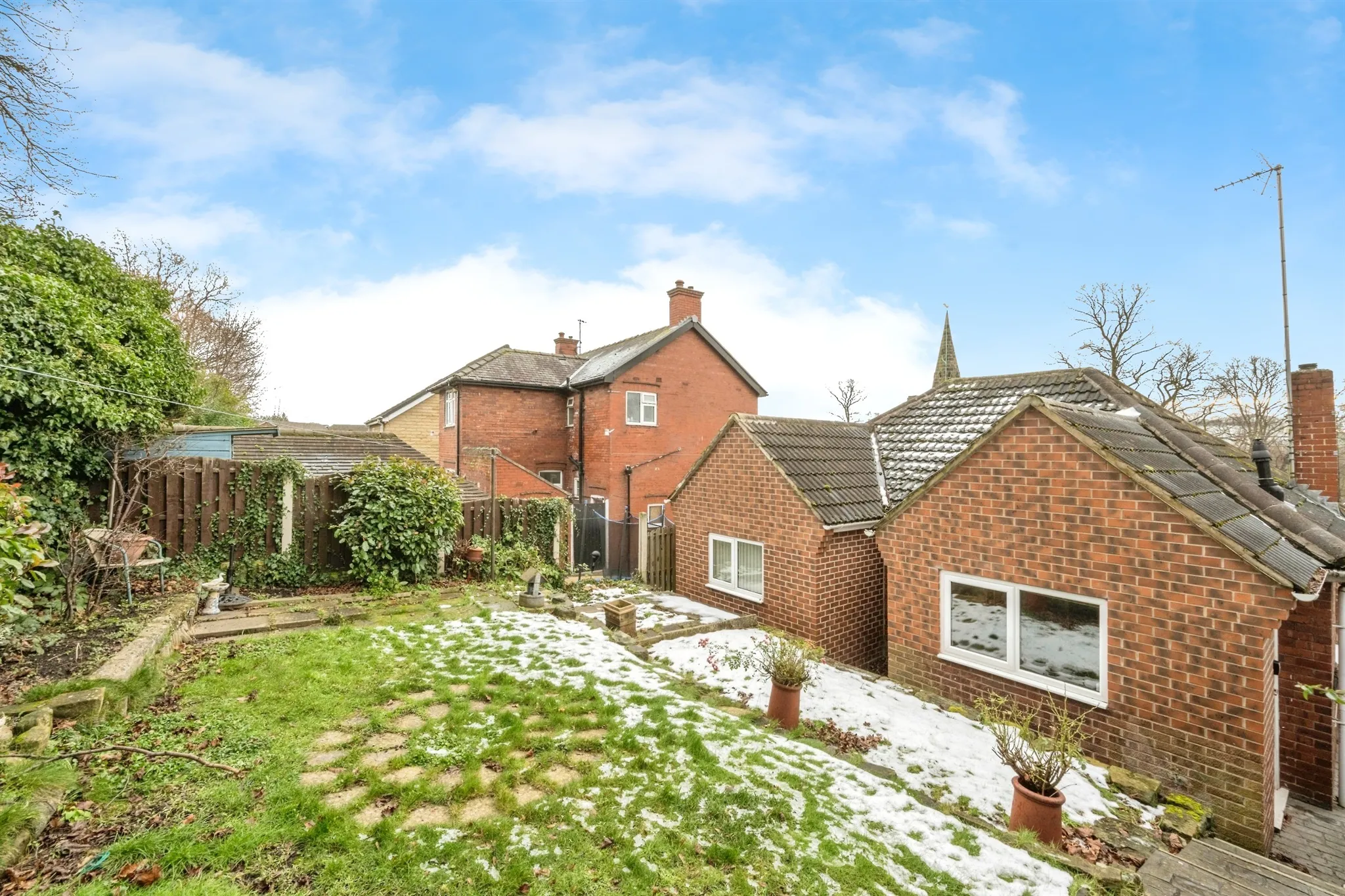 2 bed Detached Bungalow