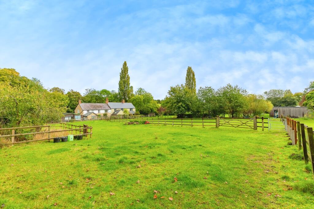 2 bed Semi-Detached