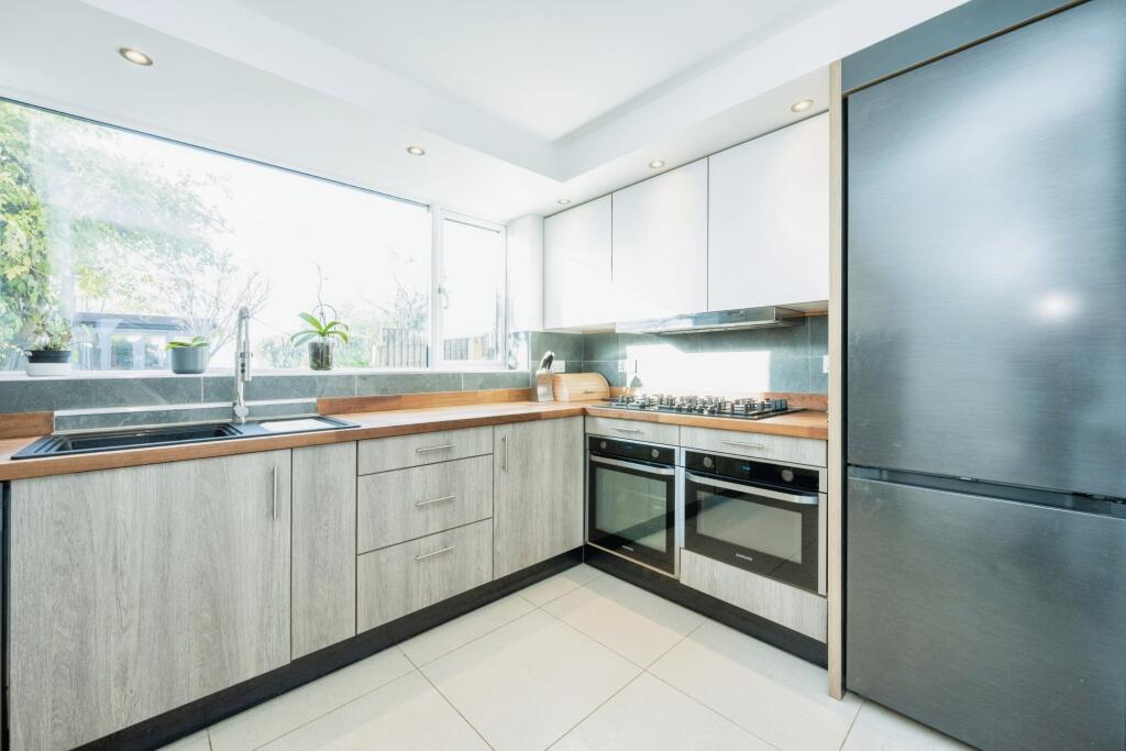 2 bed Semi-Detached