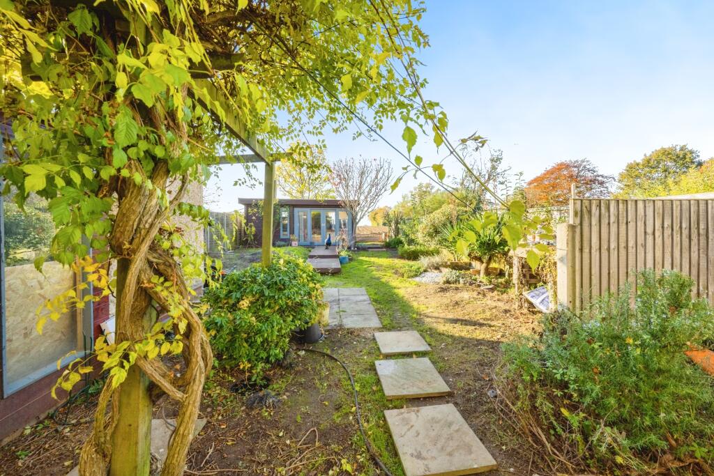2 bed Semi-Detached