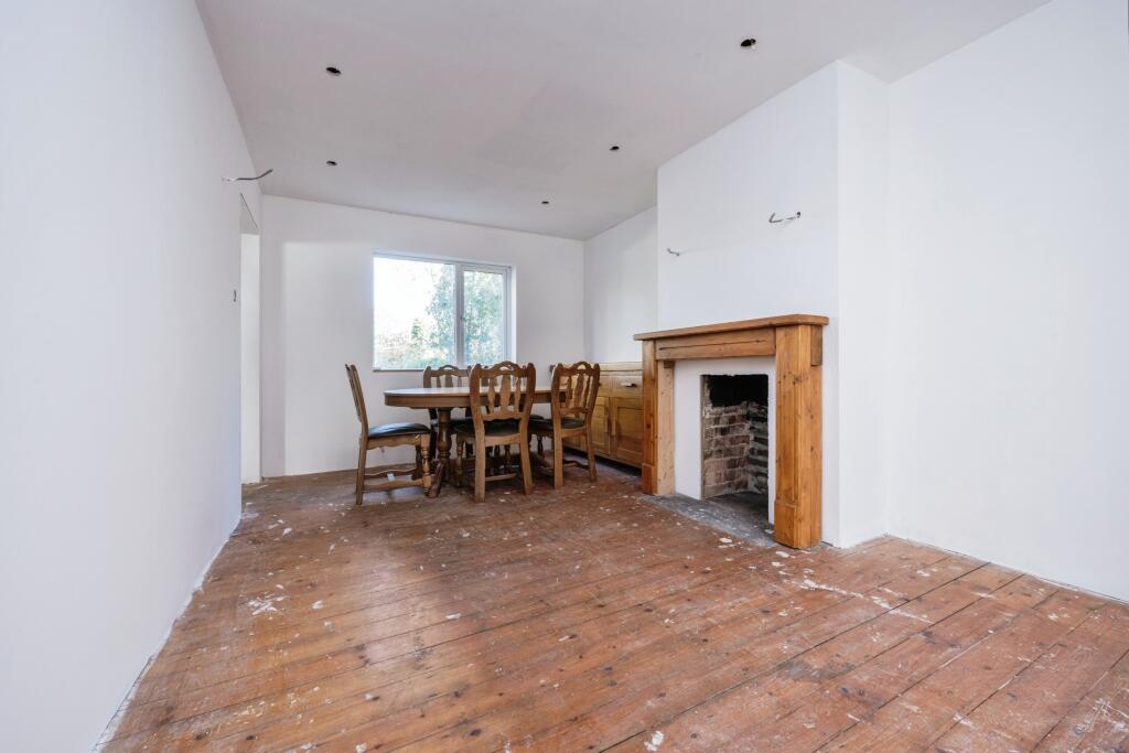 2 bed Semi-Detached