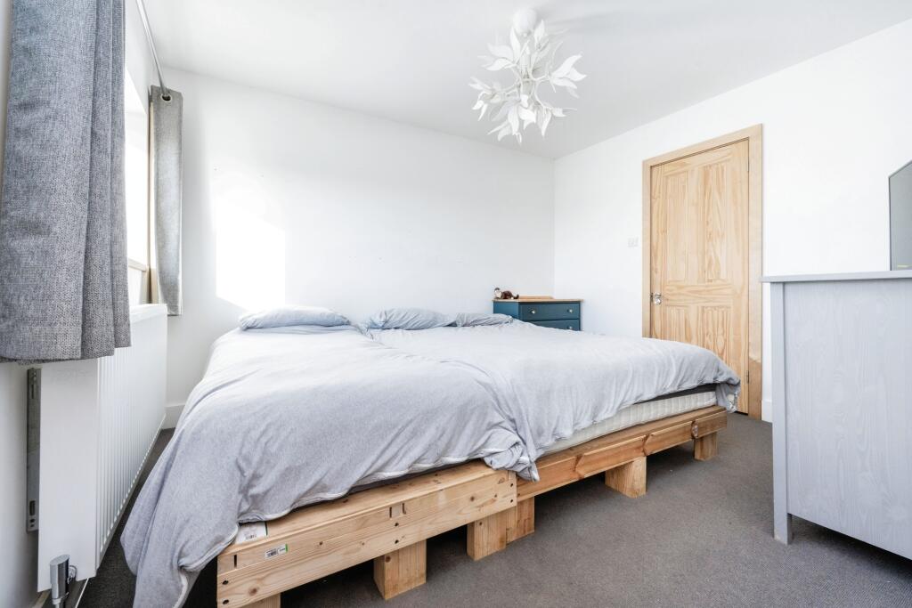 2 bed Semi-Detached