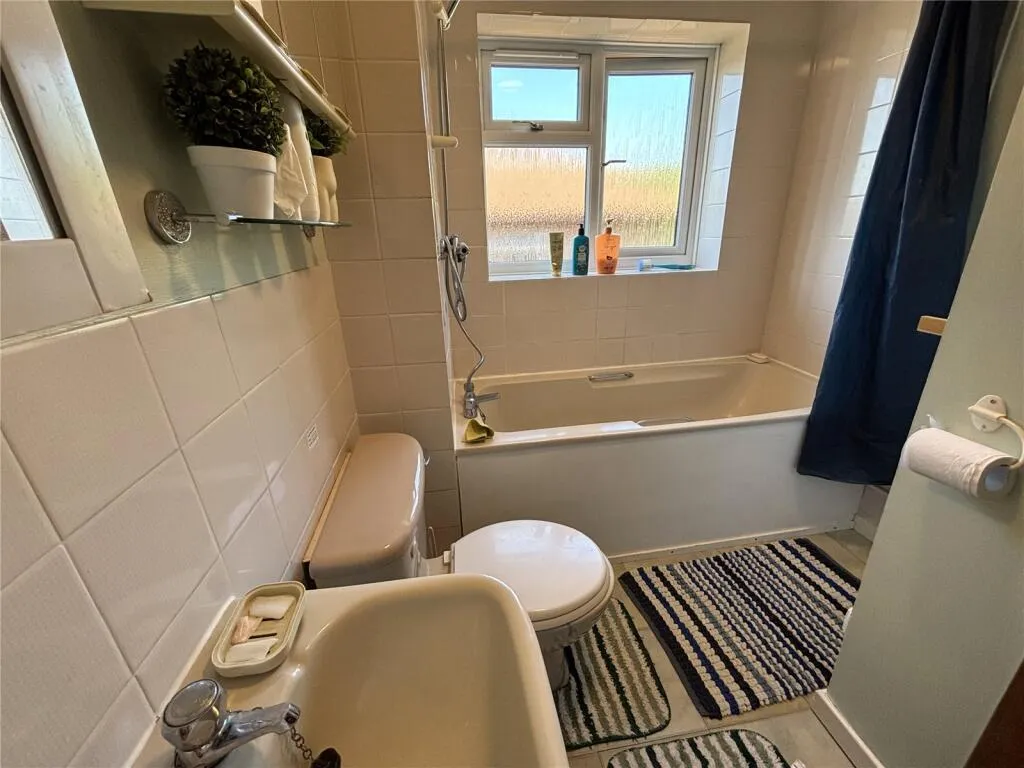 3 bed Semi-Detached