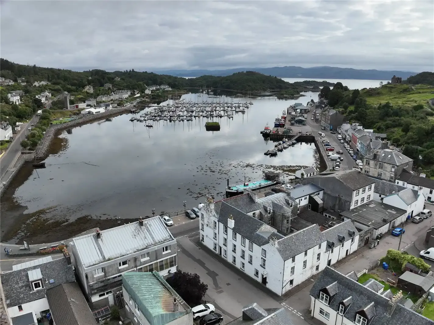Tarbert Hotel, Harbour Street, Tarbert, Mull Of Kintyre