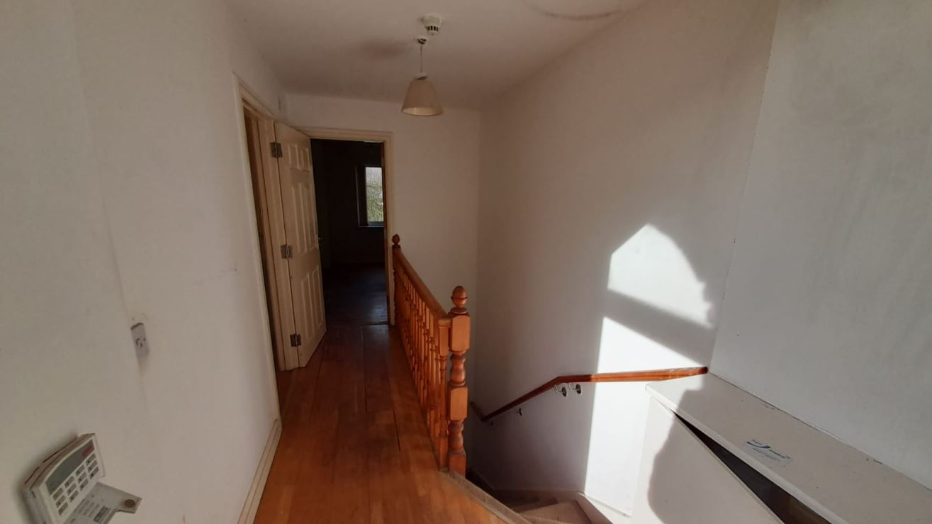 2 Bedroom  Flat / Apartment 