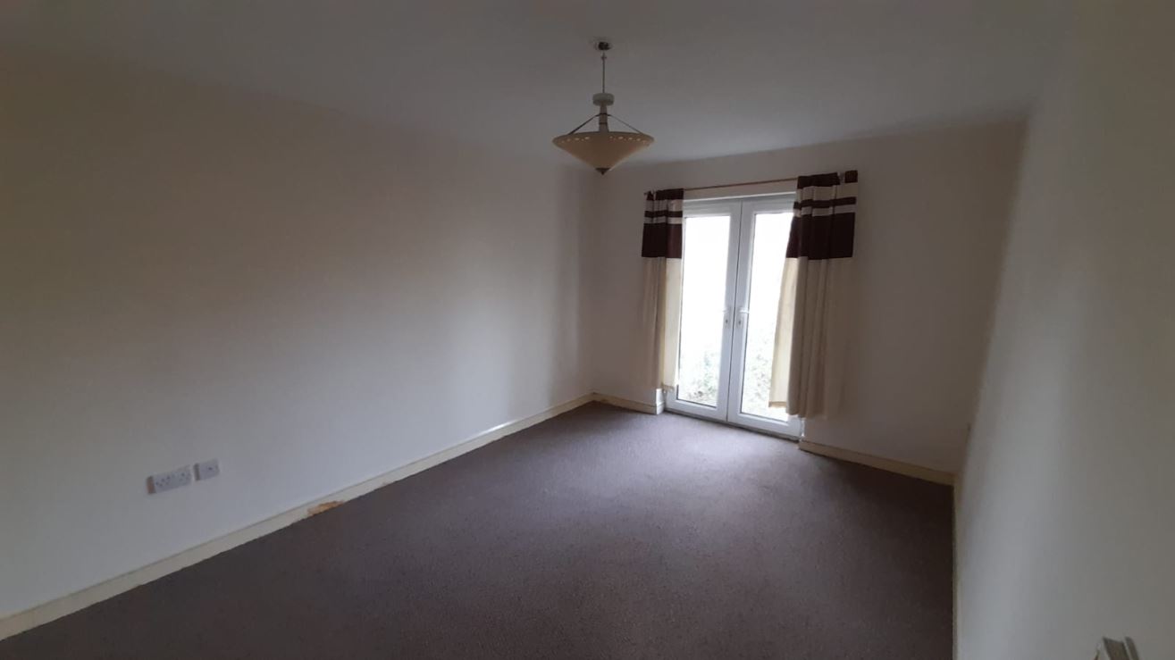 2 Bedroom  Flat / Apartment 
