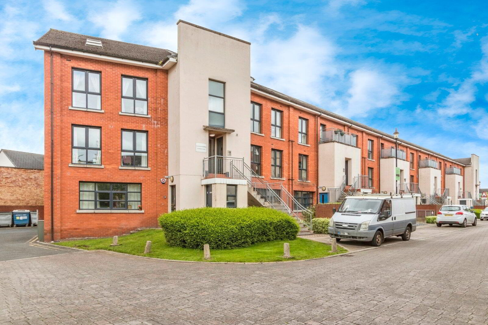 2 Bedroom  Flat / Apartment 