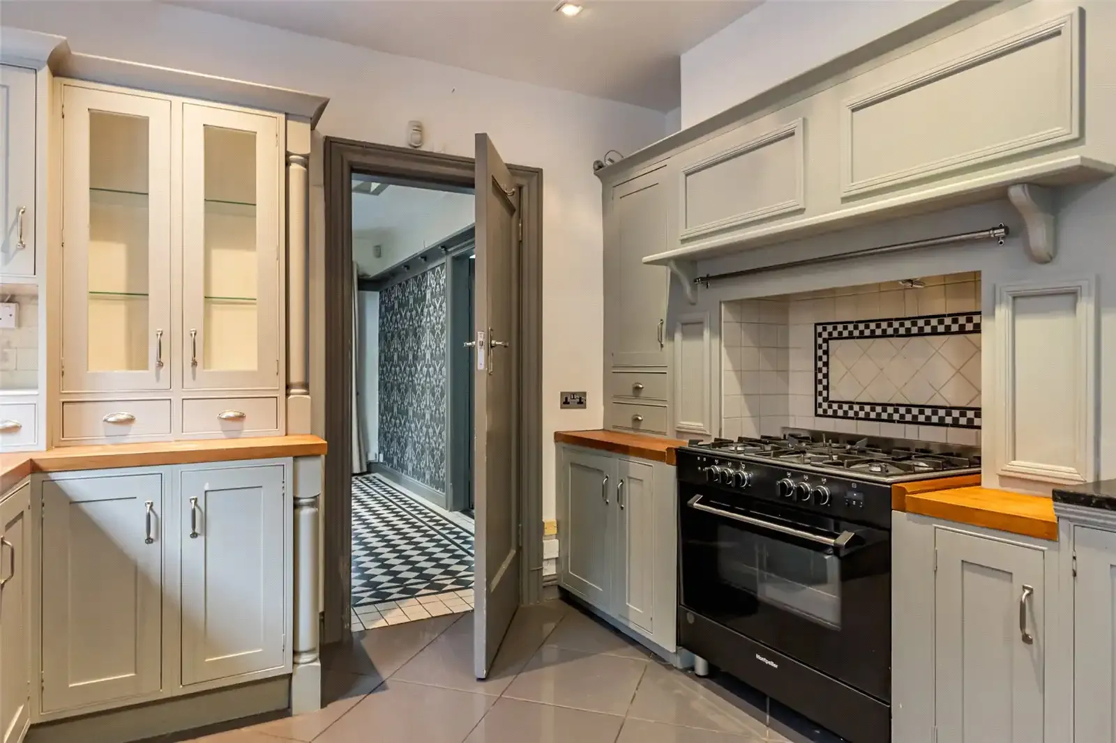 6 Upper Malone Road, Belfast