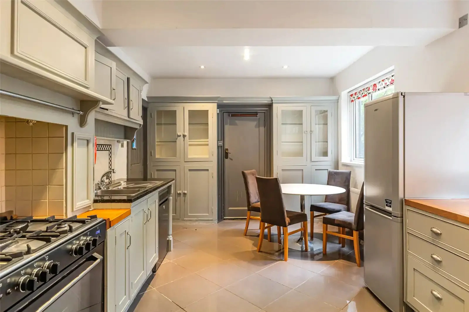 6 Upper Malone Road, Belfast