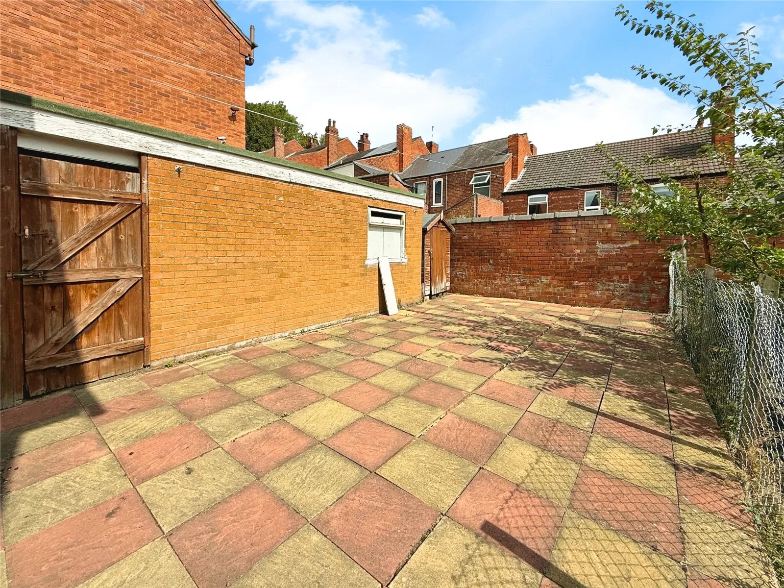 3 bed End of Terrace