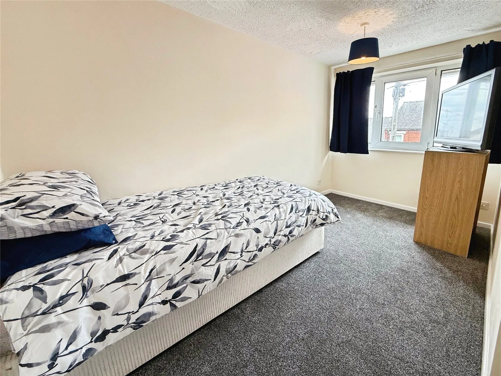 3 bed End of Terrace