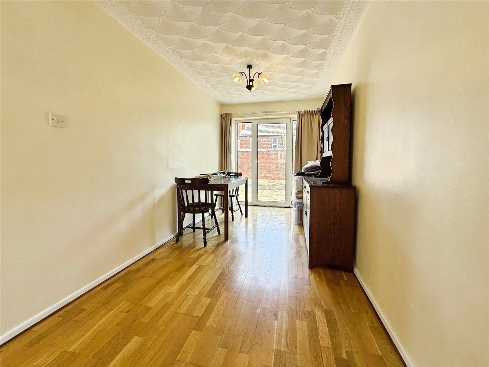3 bed End of Terrace