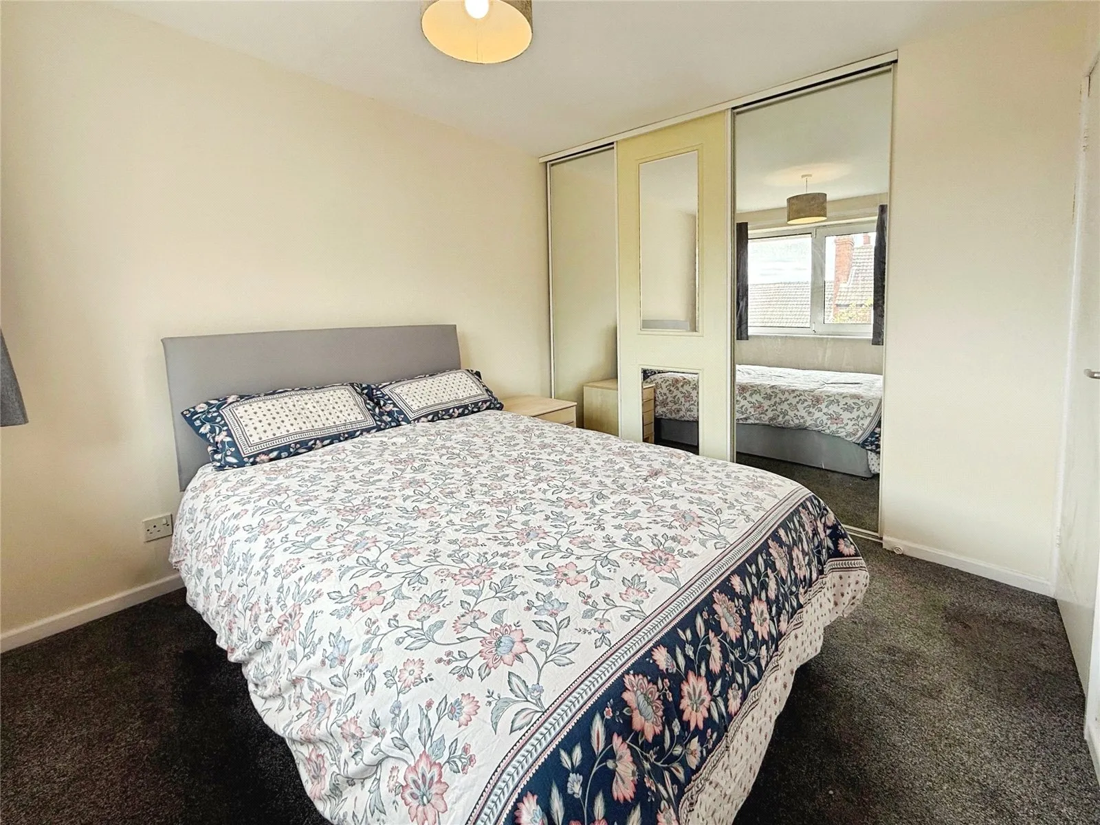 3 bed End of Terrace