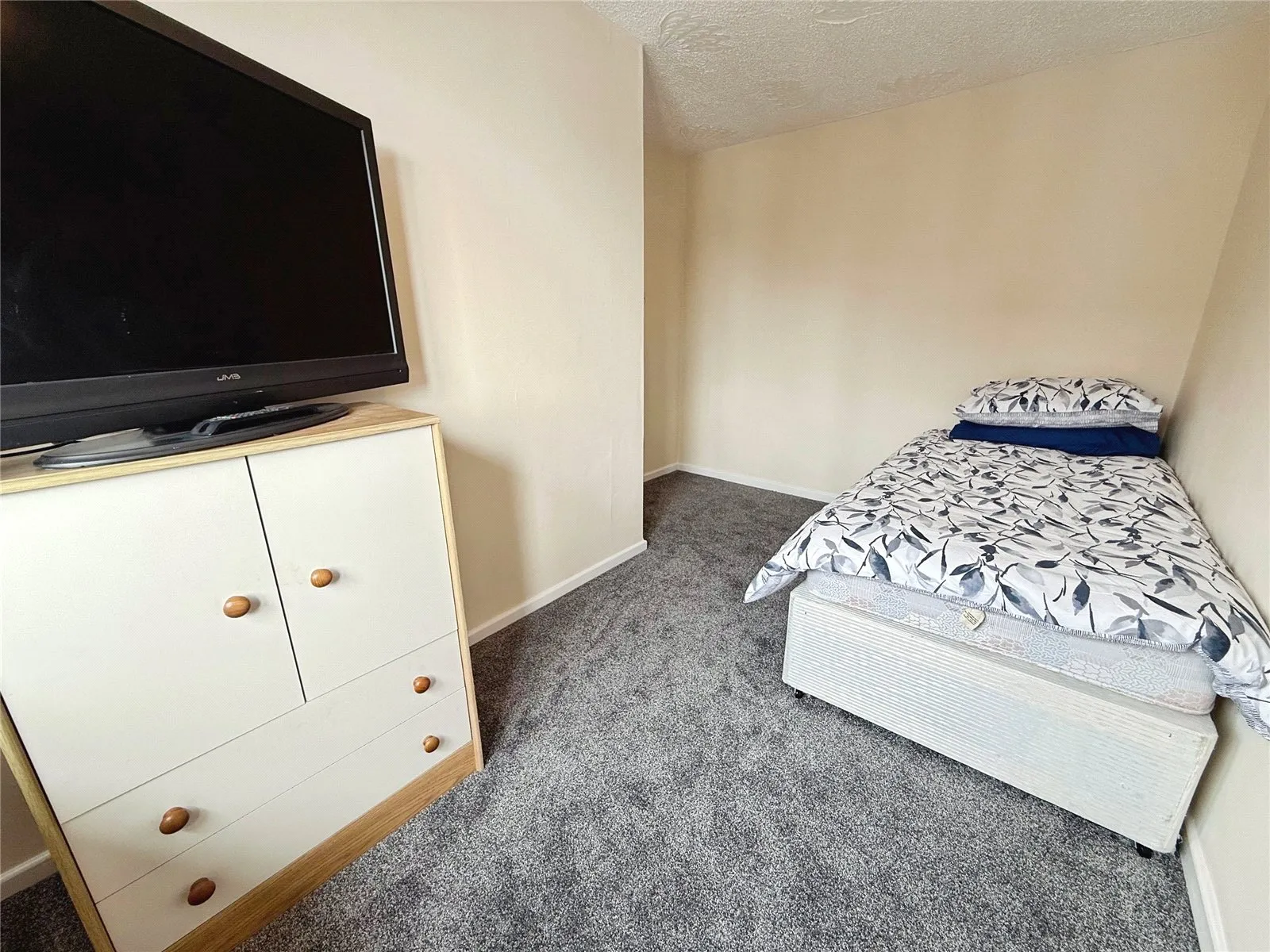 3 bed End of Terrace