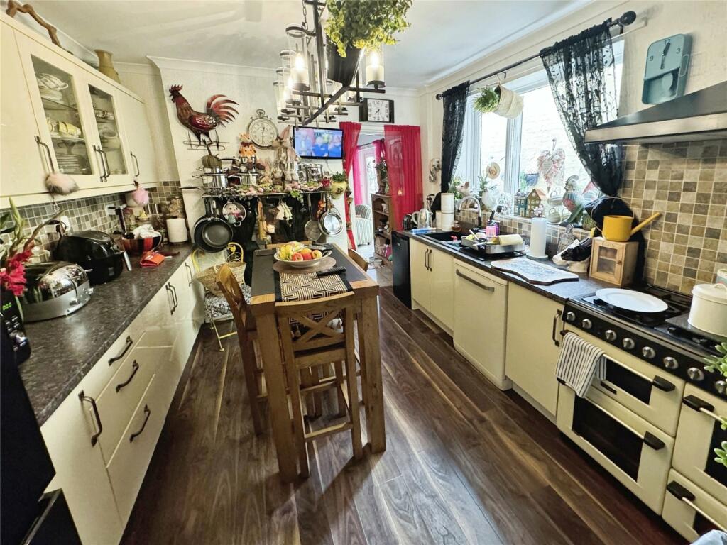 8 bed Guest House