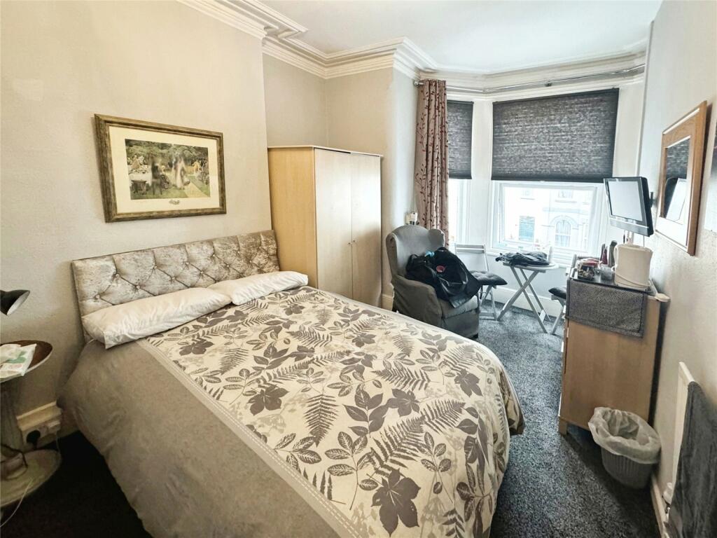8 bed Guest House