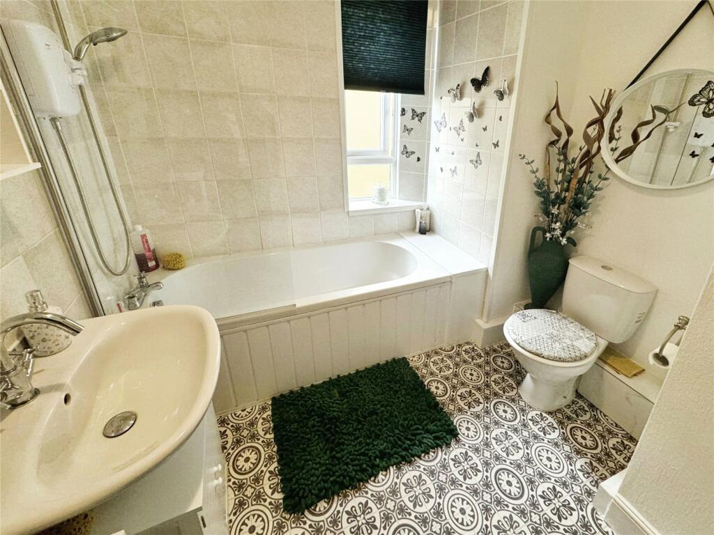 8 bed Guest House