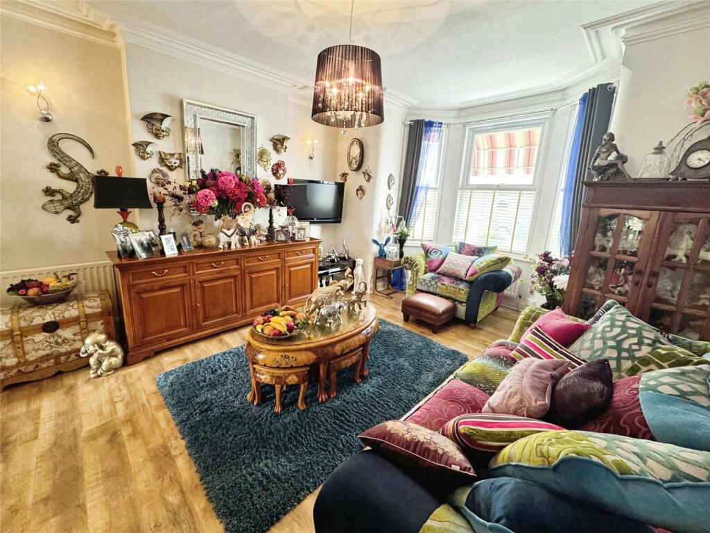 8 bed Guest House