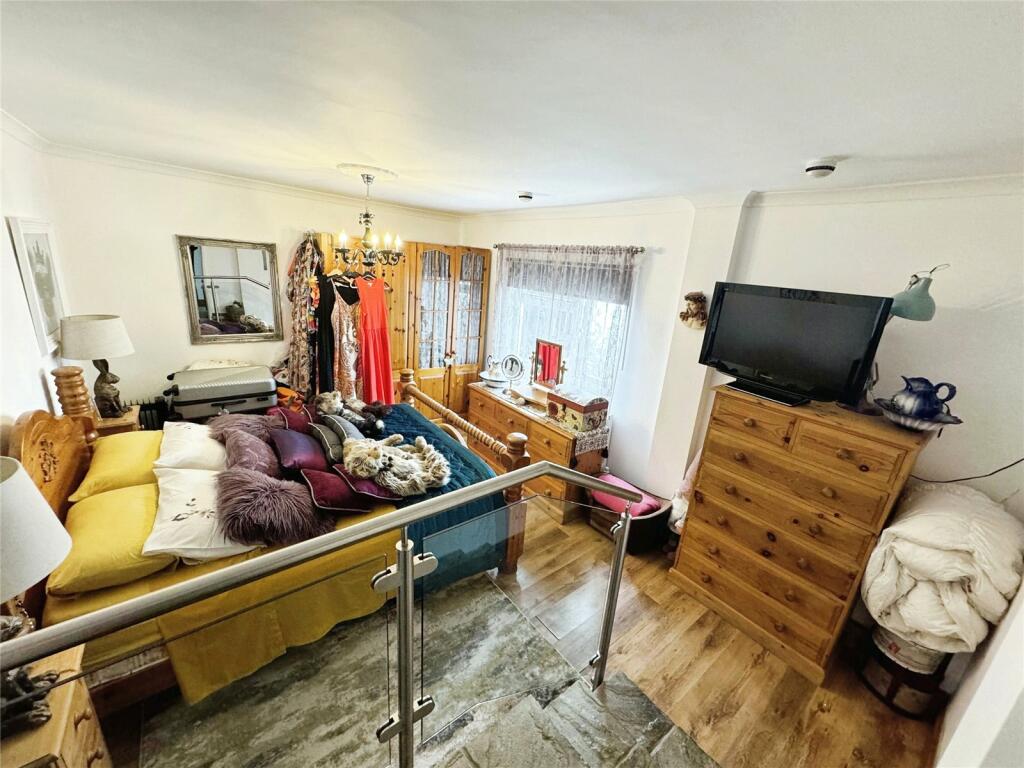 8 bed Guest House