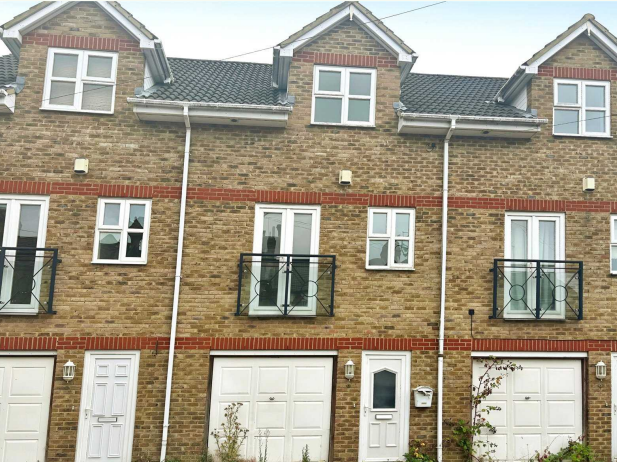 3 bed Town House