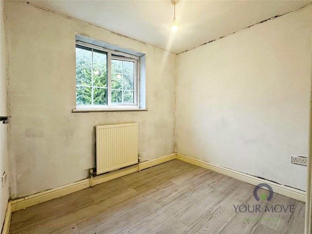 4 bed Detached