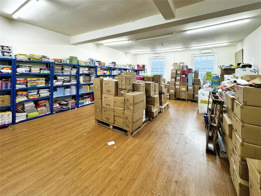 1 bed Commercial Property