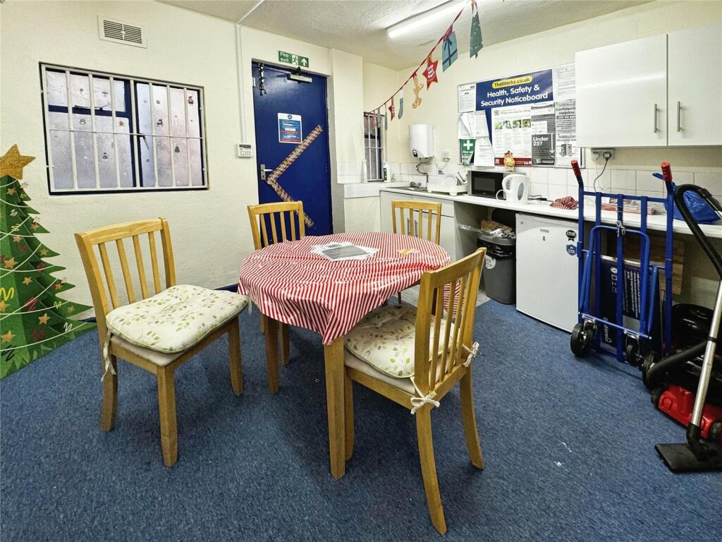 1 bed Commercial Property