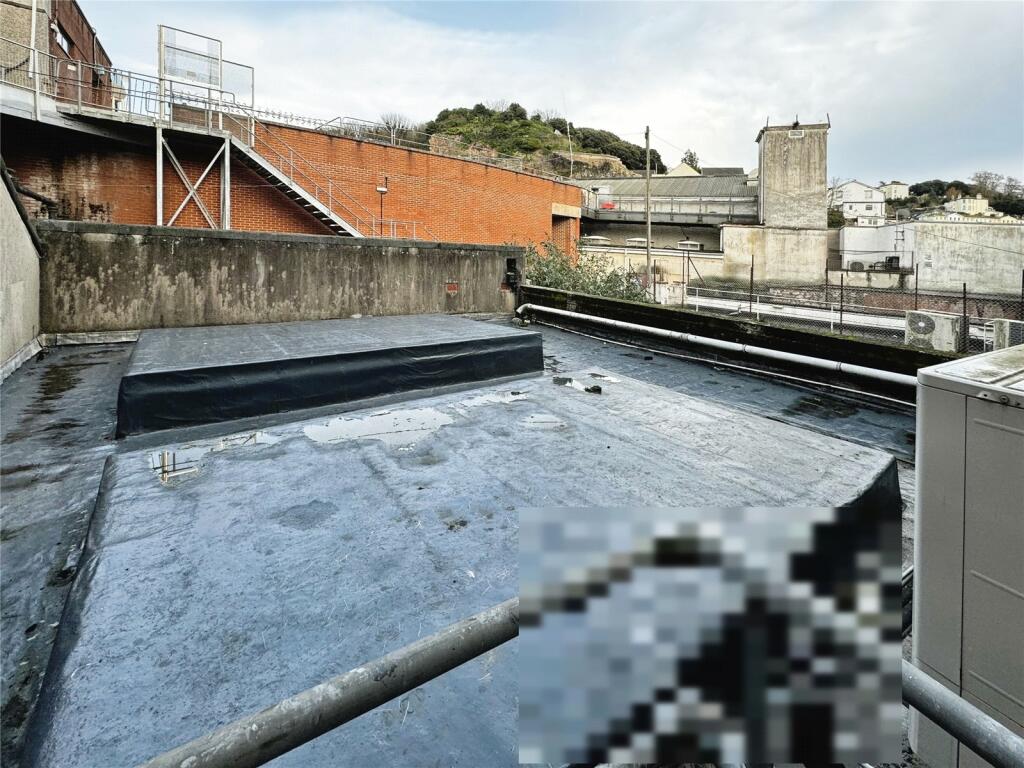 1 bed Commercial Property