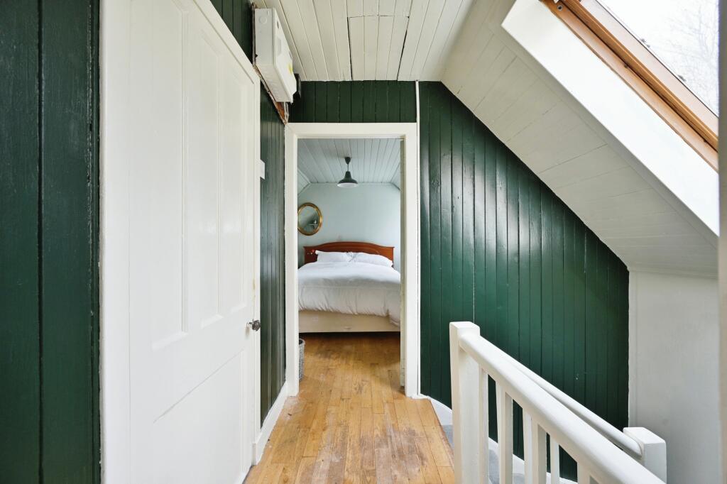 2 bed Detached
